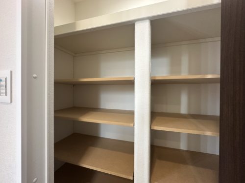 コンパクトハウスでも収納力いっぱいの充実した玄関！(玄関)