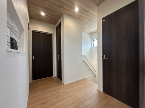 2階の階段スペースもアクセス良好！