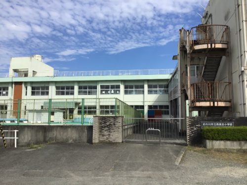 紀の川市立西貴志小学校 1454m(周辺) 紀の川市立西貴志小学校 1454m(周辺)