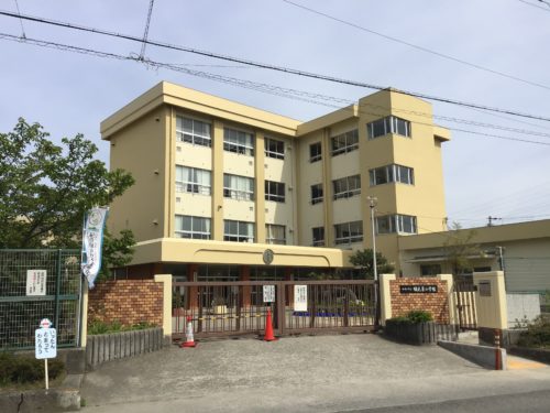 和歌山市立楠見東小学校 826 m(周辺) 和歌山市立楠見東小学校 826 m(周辺)